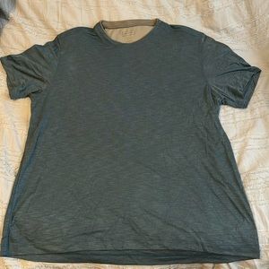 Men’s lightweight athletic shirt